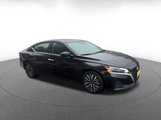 Used 2025 Nissan Altima 2.5 SV FWD video 2
