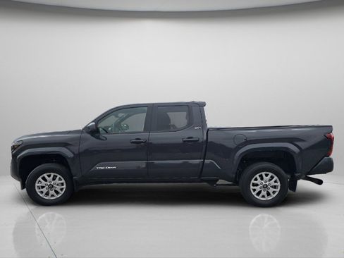 Used 2024 Toyota Tacoma SR5 AWD/4WD image 19