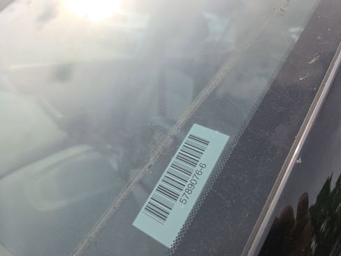Used 2025 Hyundai Venue SEL FWD image 5