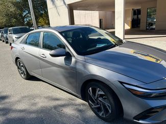 Used 2025 Hyundai Elantra SEL video 2