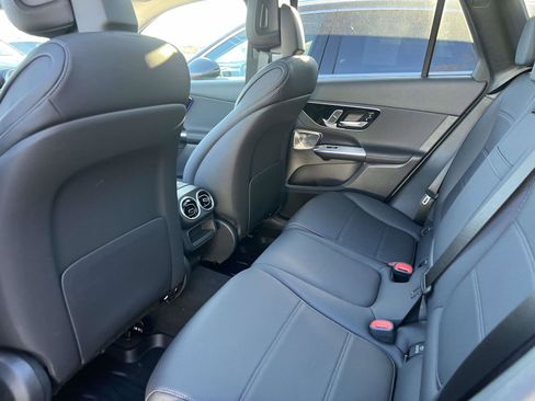 Used 2025 Mercedes-Benz GLC 350e 4MATIC image 33