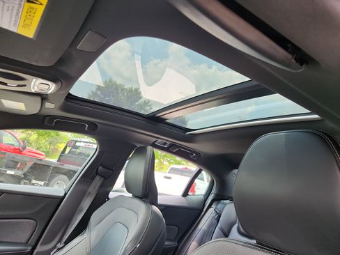 Used 2022 Volvo S60 B5 R-Design w/ Advanced Package image 28