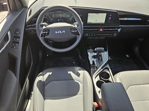 New 2025 Kia Niro EX image 7