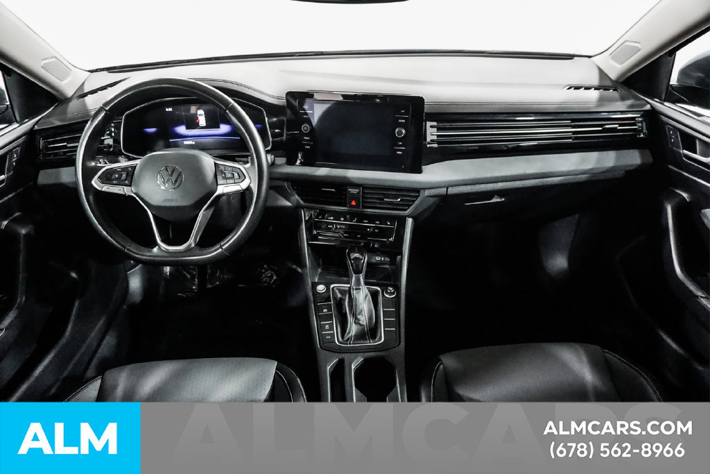 Used 2025 Volkswagen Jetta SE FWD image 23