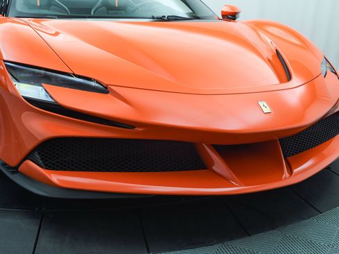 Used 2025 Ferrari SF90 Spider image 25