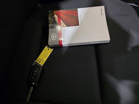 Used 2023 Toyota Corolla LE image 9