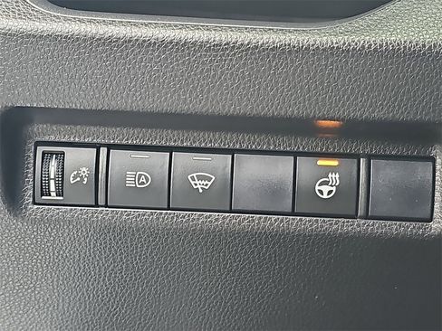 Used 2020 Toyota RAV4 XLE image 30