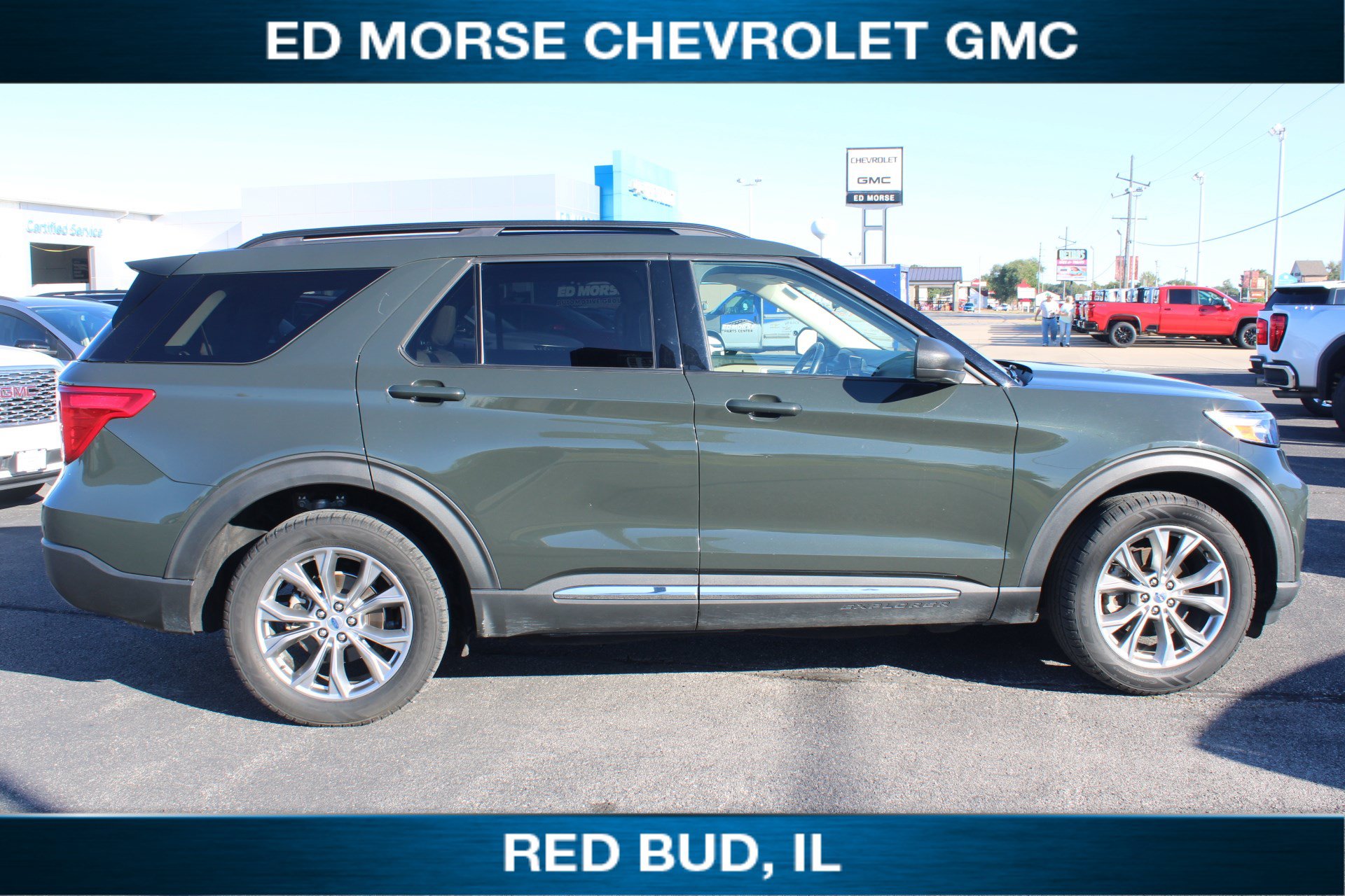 Used 2022 Ford Explorer XLT w/ Equipment Group 202A AWD/4WD image 2