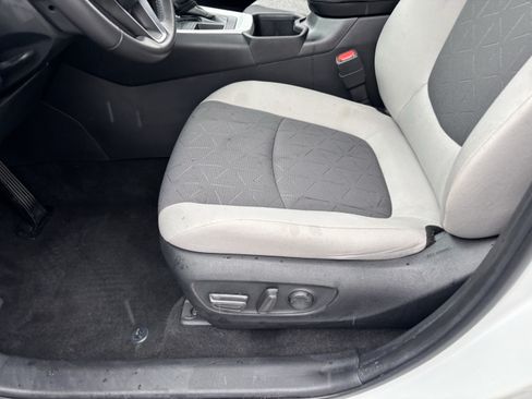 Used 2022 Toyota RAV4 XLE w/ XLE Grade Weather Package FWD image 19