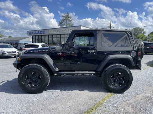 Used 2014 Jeep Wrangler Rubicon AWD/4WD image 3