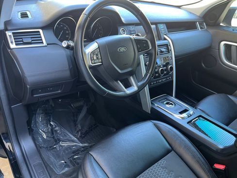 Used 2019 Land Rover Discovery Sport SE AWD/4WD image 9