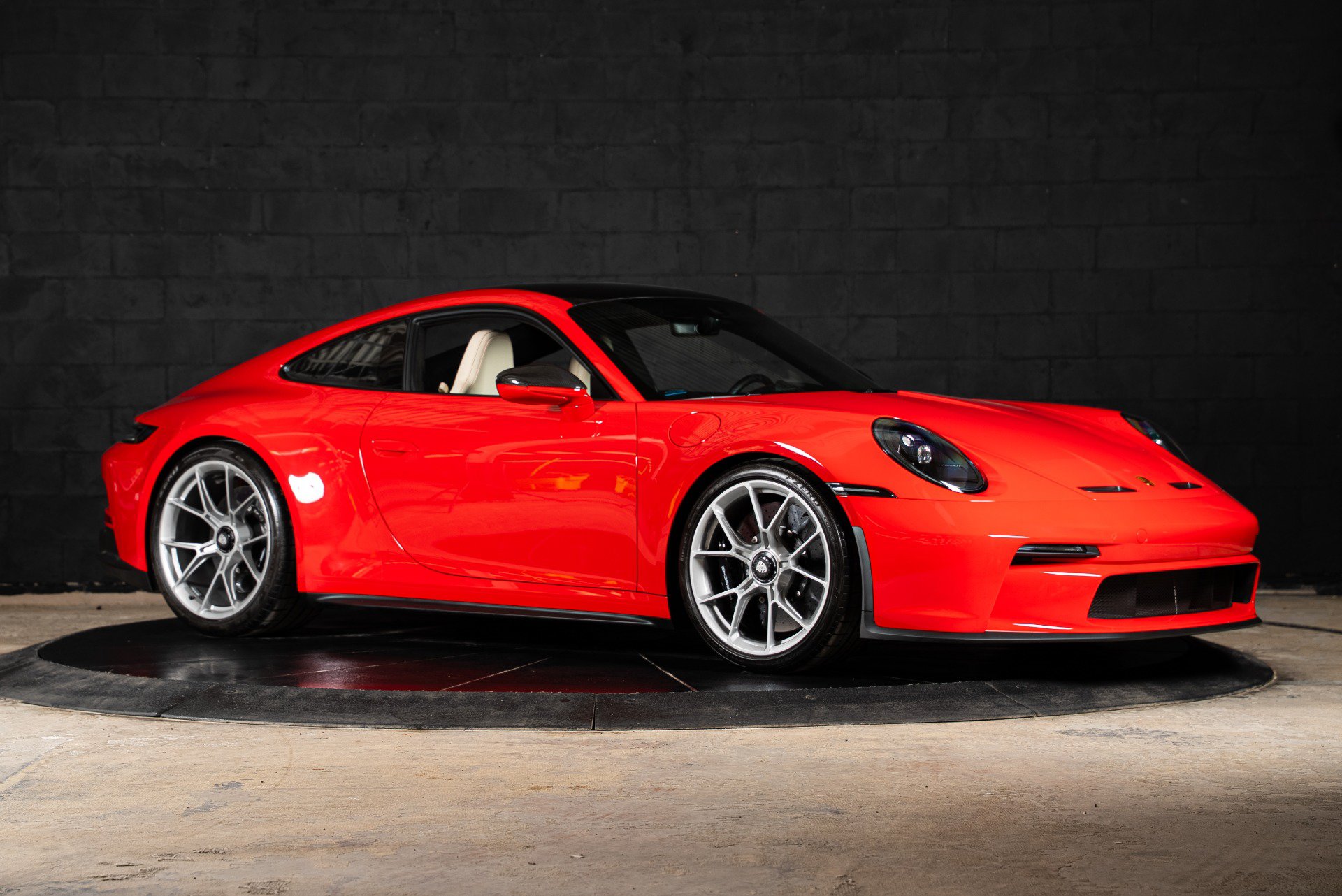 Used 2022 Porsche 911 GT3 RWD image 2