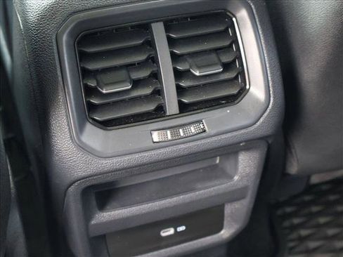 Used 2024 Volkswagen Taos SEL AWD/4WD image 25