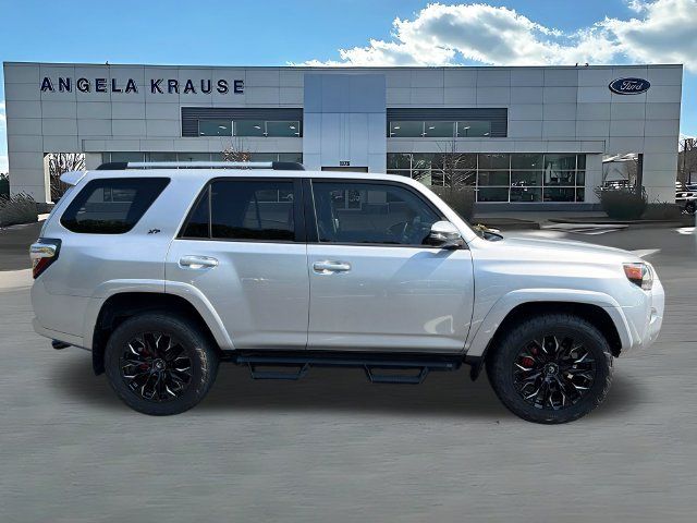 Used 2021 Toyota 4Runner SR5 Premium w/ Moonroof Package AWD/4WD image 10