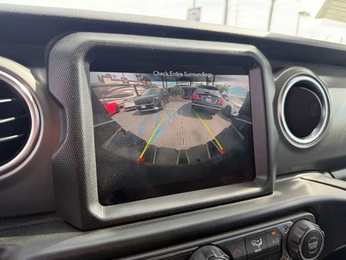 Used 2022 Jeep Wrangler Unlimited Rubicon 4xe image 23