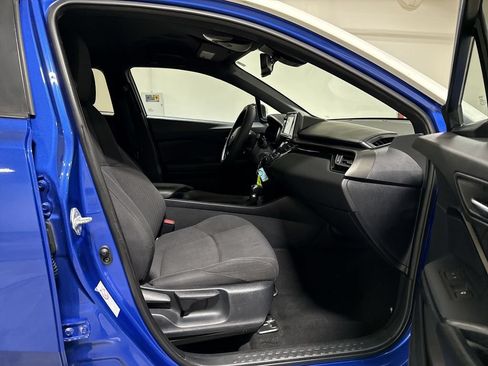 Used 2018 Toyota C-HR XLE FWD image 21