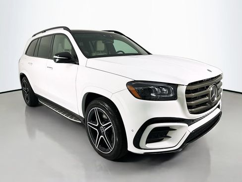 Used 2025 Mercedes-Benz GLS 450 4MATIC image 7