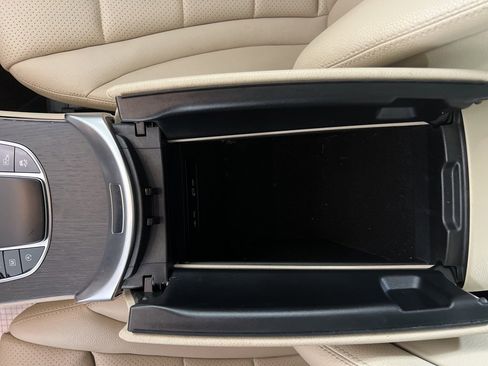 Used 2021 Mercedes-Benz GLC 300 4MATIC image 9