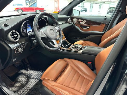Certified 2019 Mercedes-Benz GLC 300 4MATIC image 7
