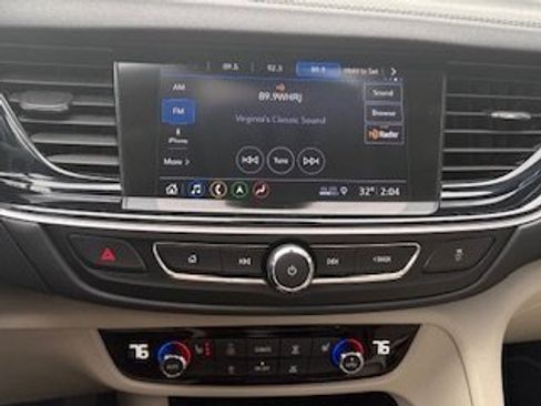 Used 2018 Buick Regal Essence w/ Driver Confidence Package #1 image 11