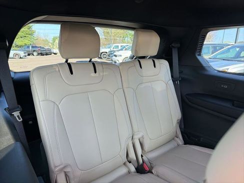 Certified 2025 Jeep Grand Cherokee L Limited AWD/4WD image 12