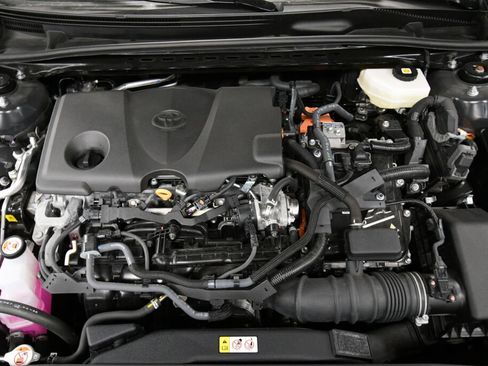 Certified 2025 Toyota Camry XLE FWD image 33