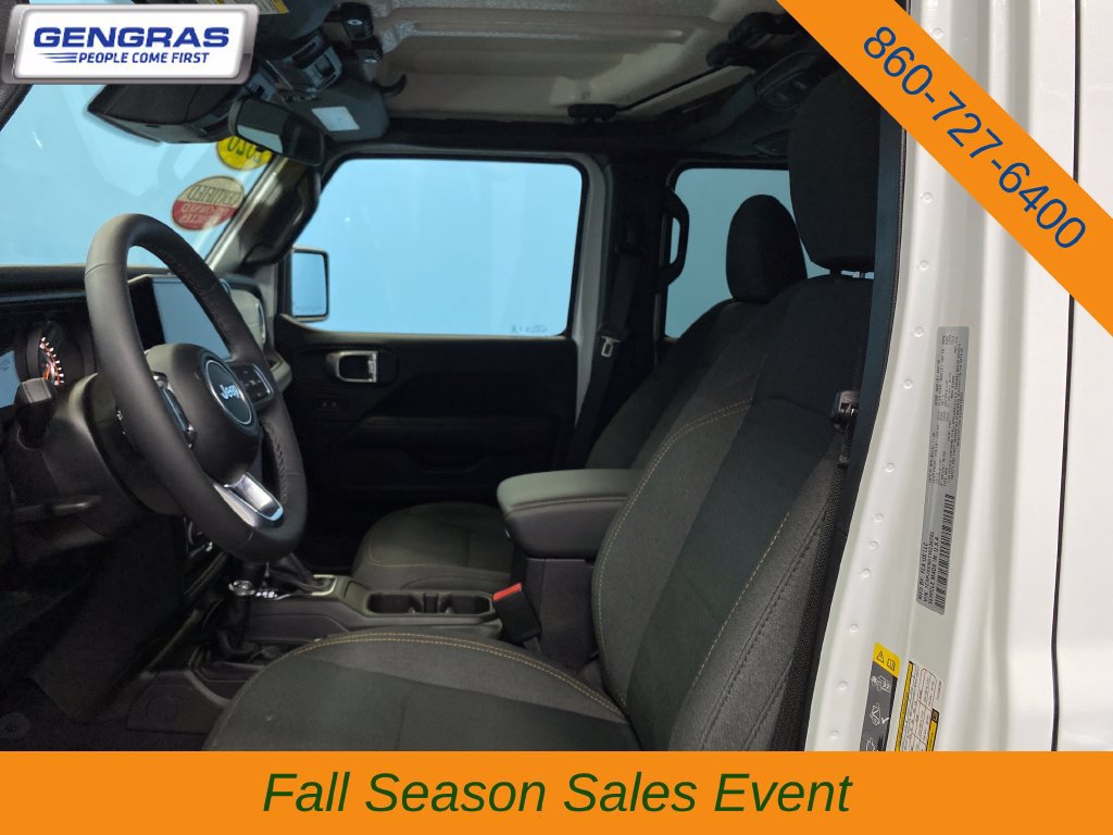 Used 2026 Jeep Wrangler Unlimited Sahara AWD/4WD image 10