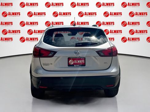 Used 2019 Nissan Rogue Sport SL w/ Premium Package FWD image 7