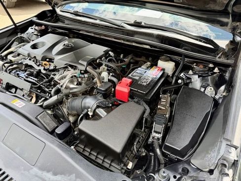 Used 2018 Toyota Camry SE w/ Audio Package FWD image 18