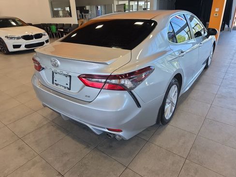 Used 2022 Toyota Camry SE FWD image 8