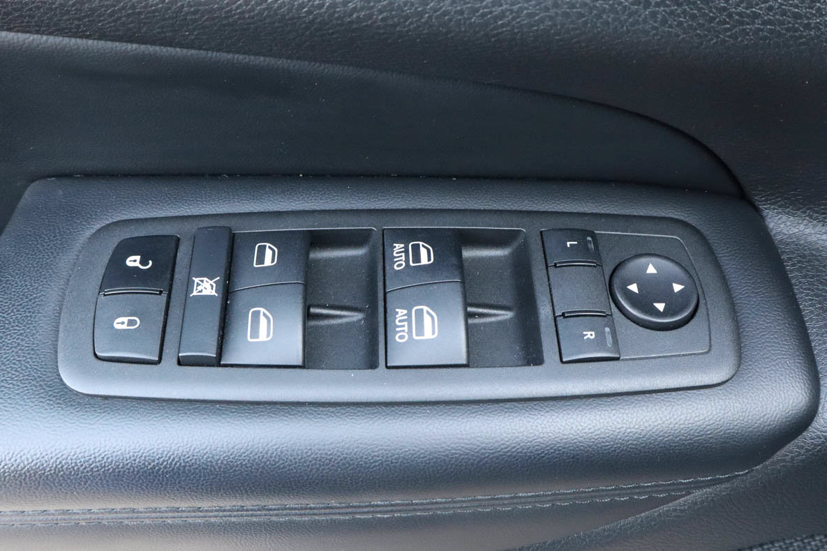 Used 2022 Jeep Grand Cherokee Laredo X RWD image 15