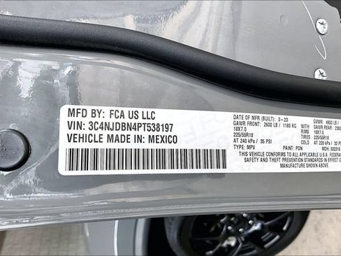 Used 2023 Jeep Compass Latitude AWD/4WD image 16