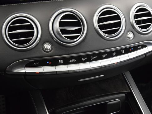 Used 2019 Mercedes-Benz S 560 4MATIC Coupe image 33