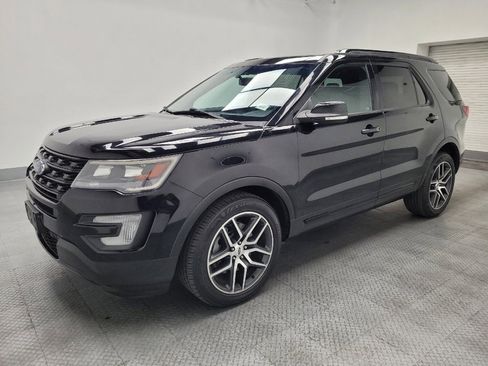 Used 2017 Ford Explorer Sport w/ Equipment Group 401A AWD/4WD image 2