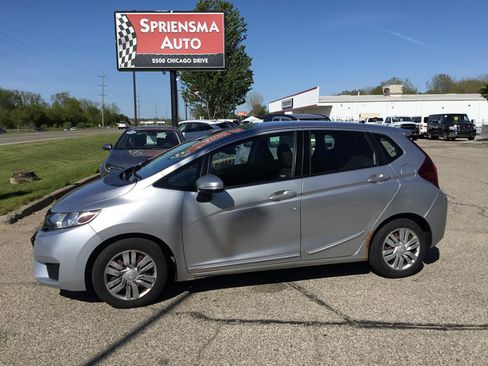 Used 2016 Honda Fit LX image 11