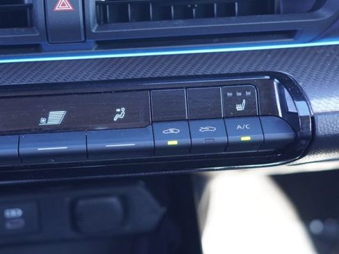 Used 2026 Toyota Prius XLE FWD image 27