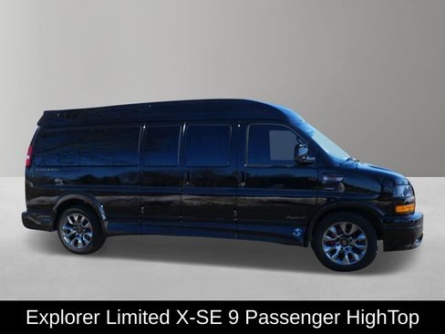 Used 2025 GMC Savana 2500 Extended w/ Driver Convenience Package image 5