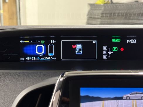 Used 2018 Toyota Prius Prime Premium w/ Preferred Accessory Package FWD image 23