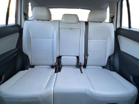 Used 2018 Volkswagen Tiguan SEL w/ 3rd Row Seat Package AWD/4WD image 26