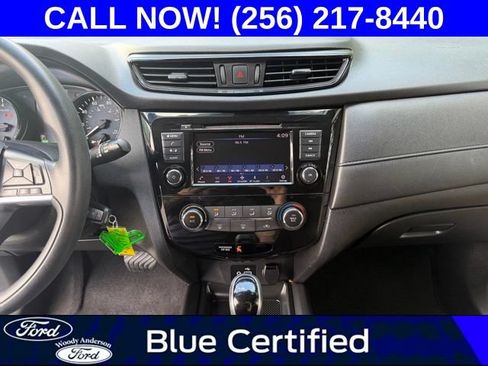 Used 2020 Nissan Rogue S FWD image 15