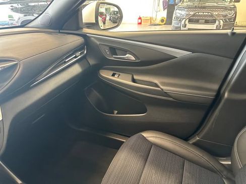 Used 2024 Buick Envista Preferred w/ Convenience II Package FWD image 22
