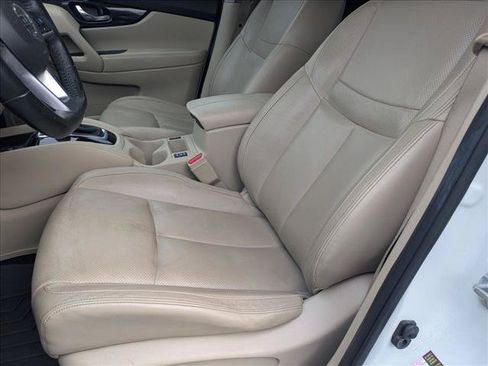 Used 2018 Nissan Rogue SL w/ Premium Package FWD image 13