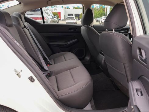 Used 2025 Nissan Altima 2.5 SV FWD image 10