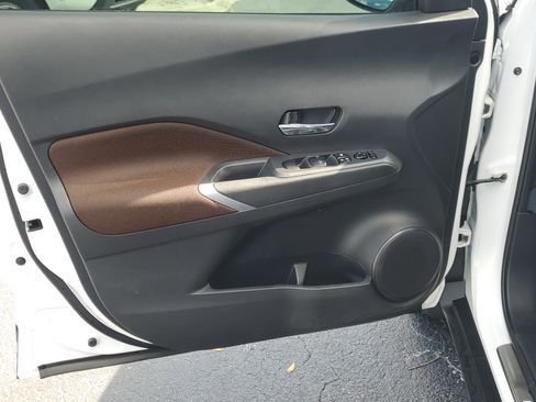 Certified 2021 Nissan Kicks SR w/ Interior Electronics Package image 17