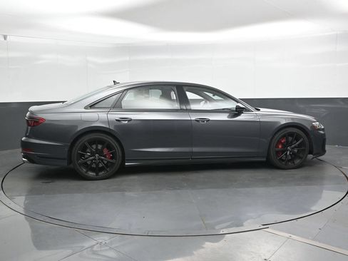 Used 2022 Audi S8 AWD/4WD image 3