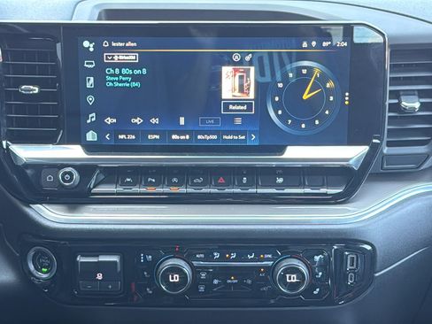 Used 2022 Chevrolet Silverado 1500 High Country w/ High Country Premium Package image 18