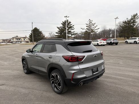 Used 2024 Chevrolet TrailBlazer RS w/ Driver Confidence Package image 4