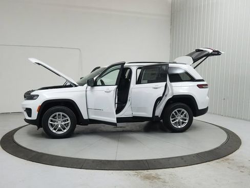 New 2026 Jeep Grand Cherokee Laredo X RWD image 13