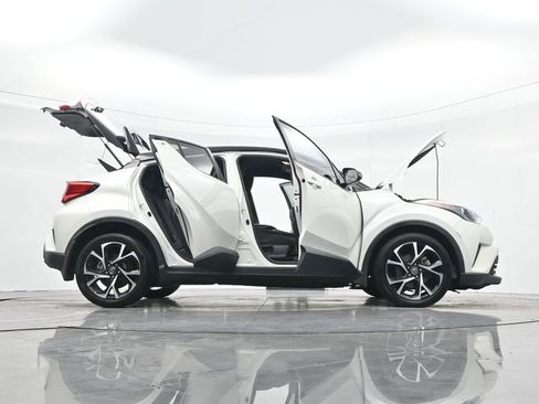 Used 2019 Toyota C-HR XLE image 46
