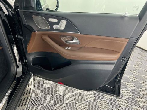 Used 2025 Mercedes-Benz GLE 450e 4MATIC image 31